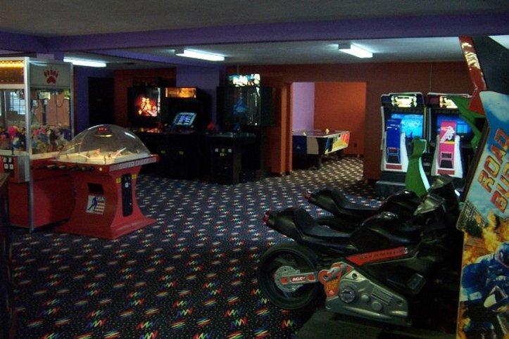 Holiday Hill Inn & Suites Dennisport Exteriör bild