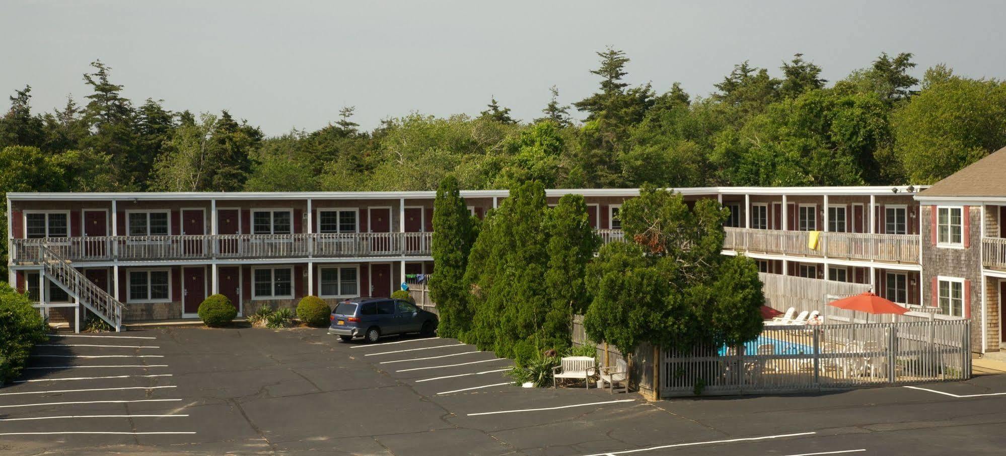 Holiday Hill Inn & Suites Dennisport Exteriör bild