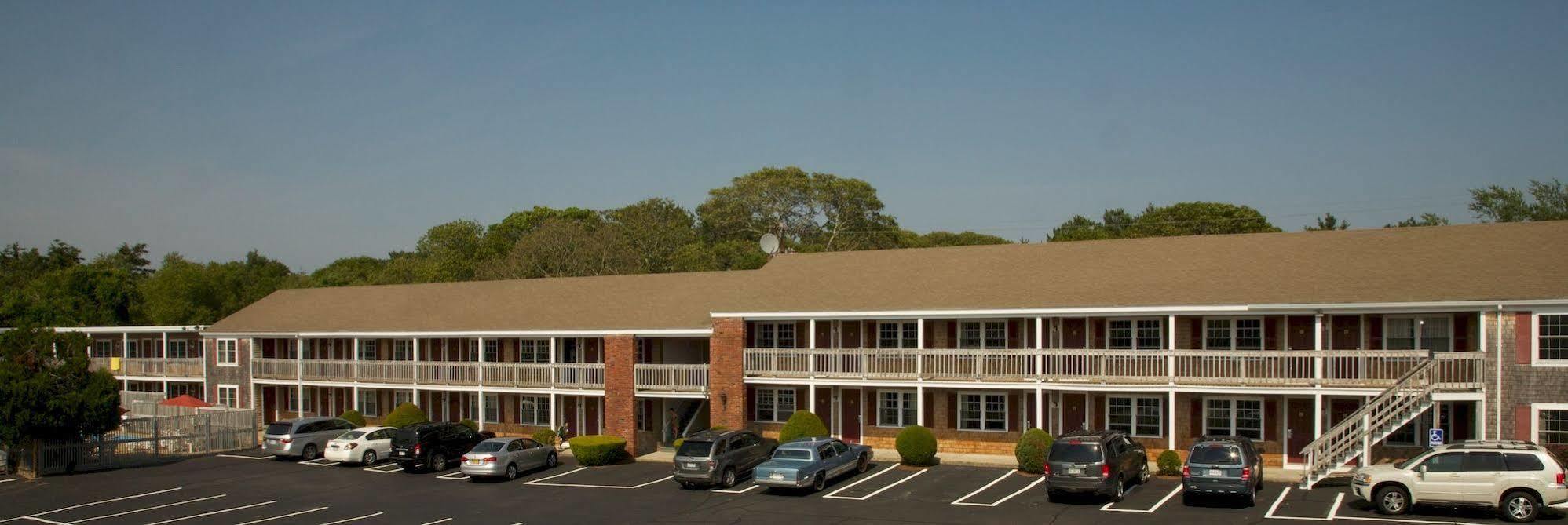 Holiday Hill Inn & Suites Dennisport Exteriör bild