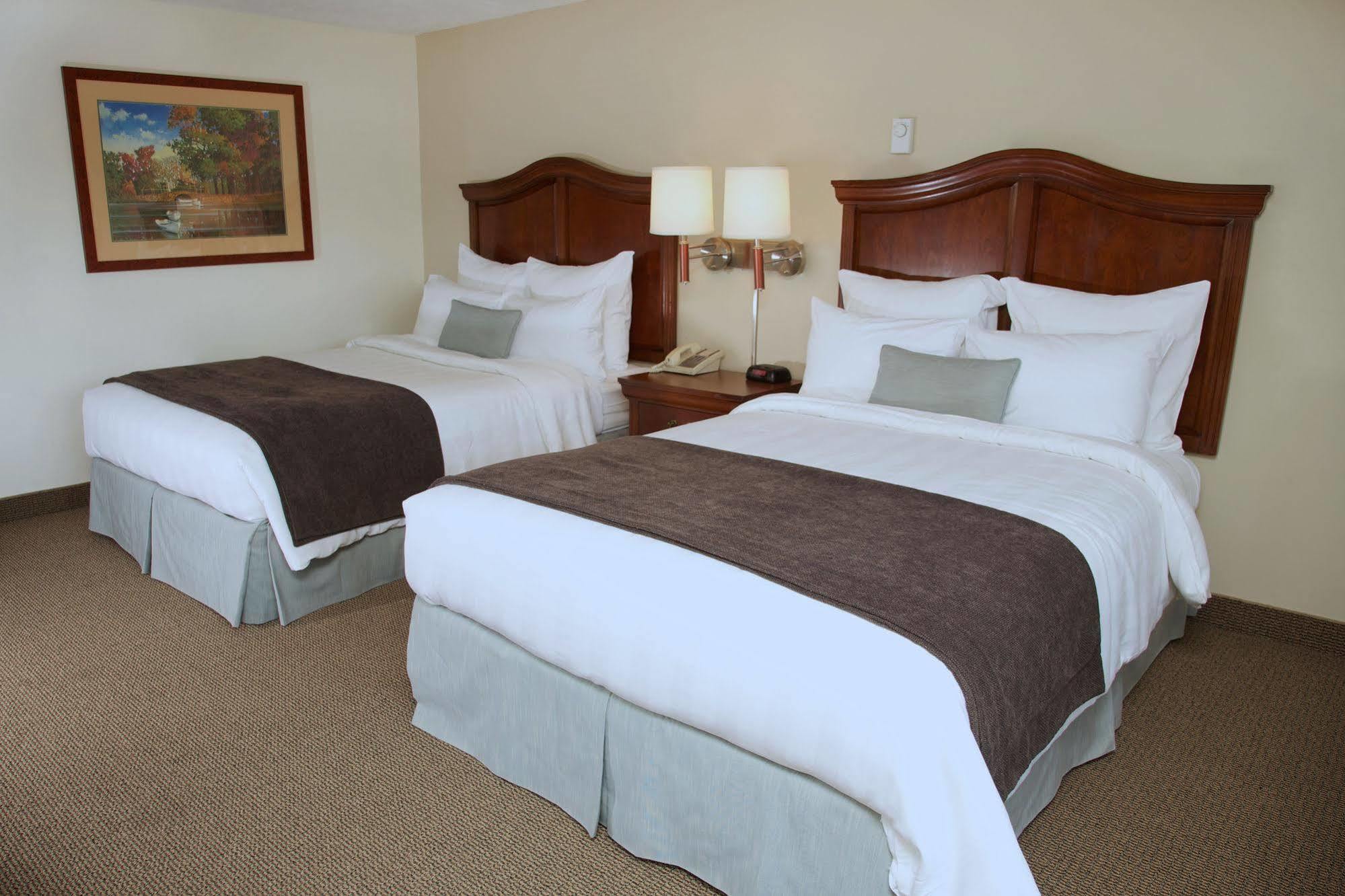 Holiday Hill Inn & Suites Dennisport Exteriör bild