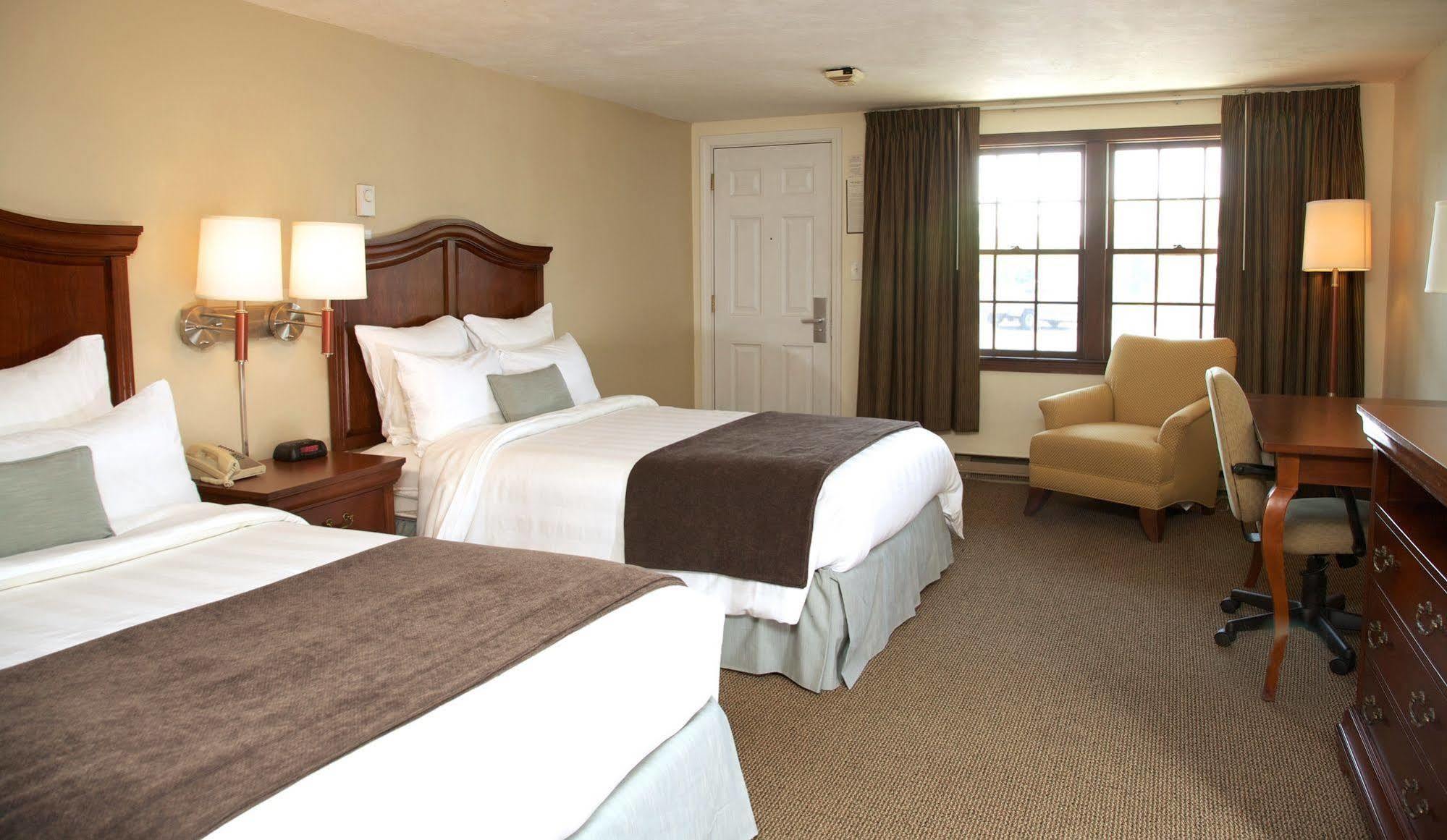 Holiday Hill Inn & Suites Dennisport Exteriör bild