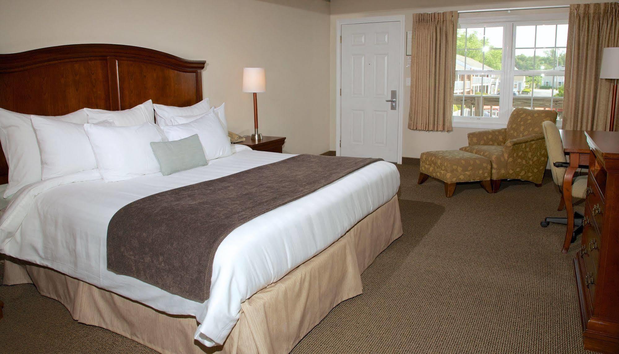 Holiday Hill Inn & Suites Dennisport Exteriör bild