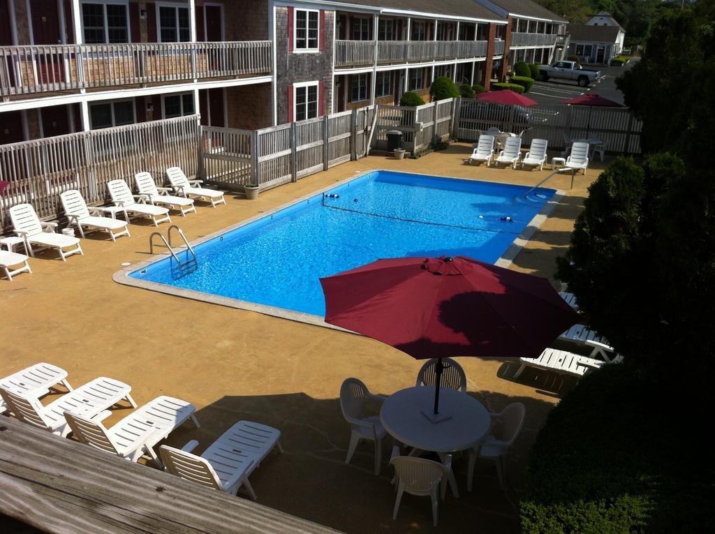 Holiday Hill Inn & Suites Dennisport Exteriör bild